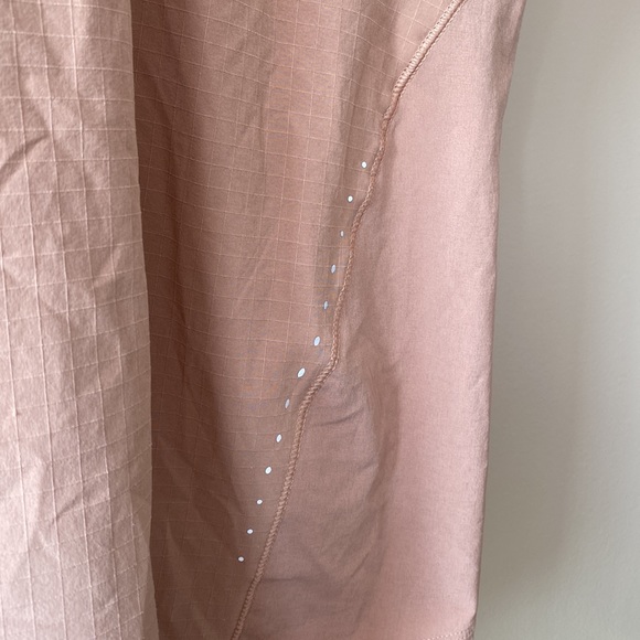 🌟Host Pick🌟Lululemon Lightweight Stretch Running Short Sleeve Shirt - Picture 5 of 15